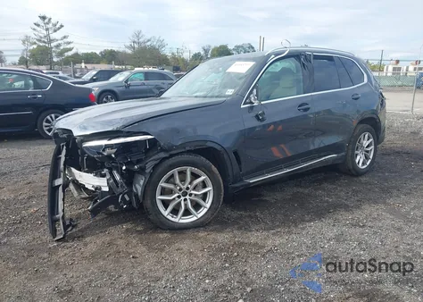 2021 BMW X5 xDrive40I z USA, uszkodzony, nr VIN 5UXCR6C07M9E38101